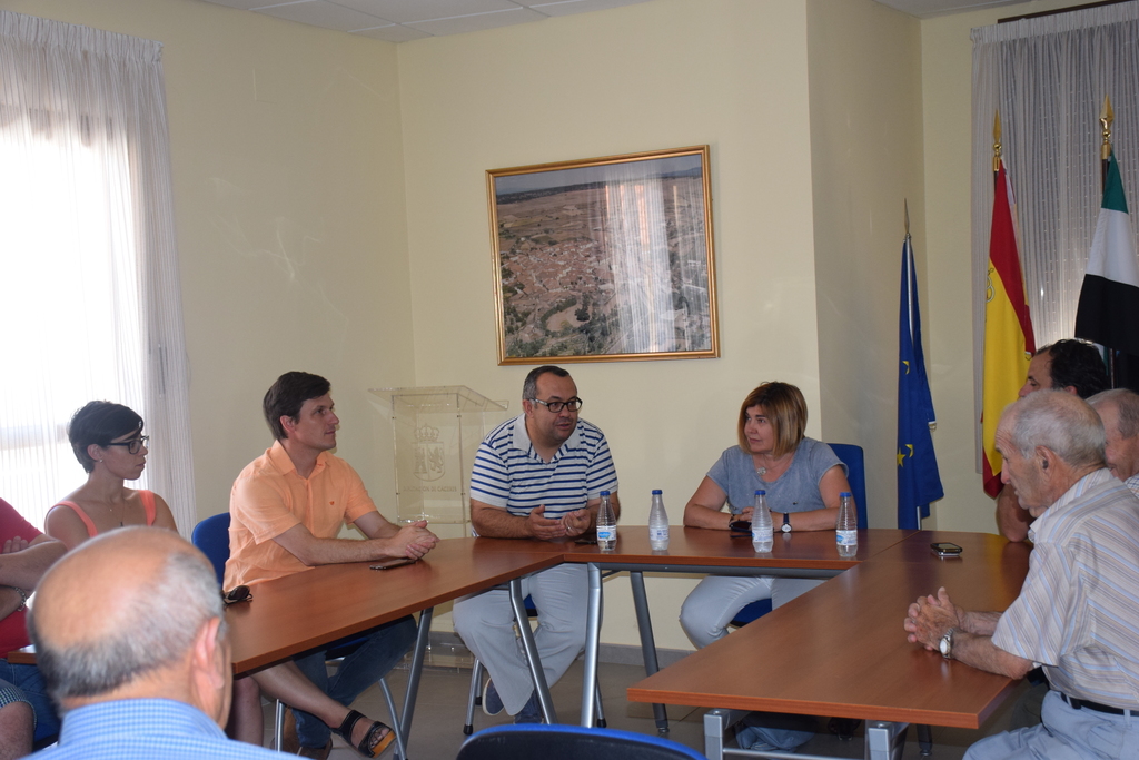Charo Cordero ha visitado las obras del Plan Activa en Pescueza donde se han destinado 48.865 euros en redes de abastecimiento