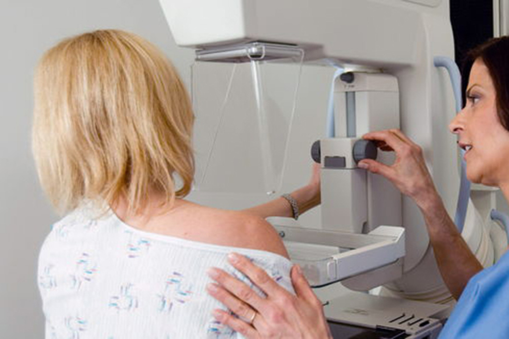Casi 5.700 extremeñas se someterán a mamografías en enero dentro del Programa de Detección Precoz del Cáncer de Mama