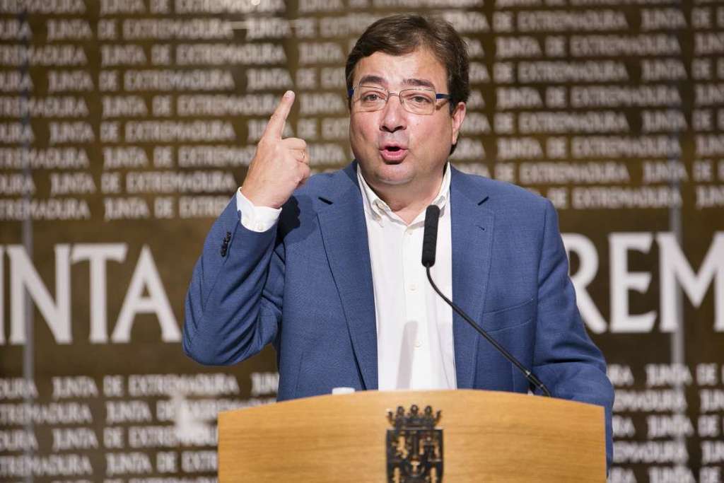 Fernández Vara afirma que en sus primeros cien días de gobierno ha cumplido el 45% de las medidas de la Agenda del Cambio