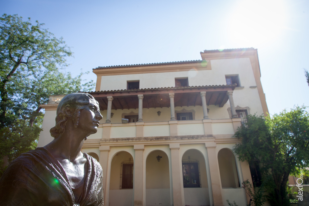 Museo de Historia y Cultura Casa Pedrilla y Fundación Guayasamín en Cáceres