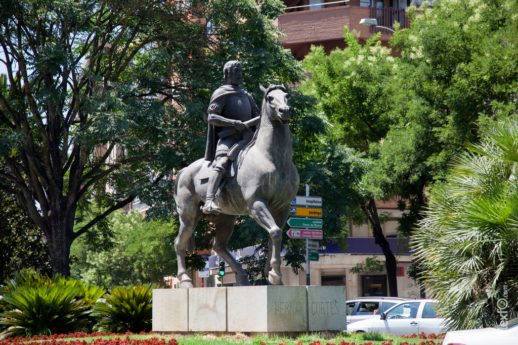 Plaza de Hernán Cortés en Cáceres