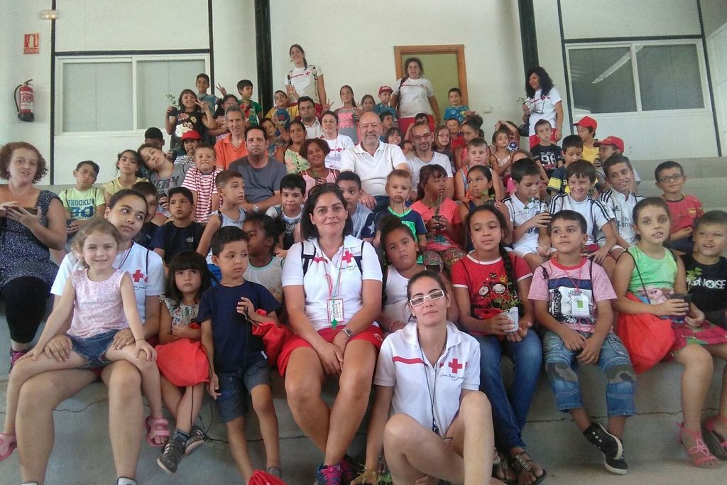 El CFMR de Navalmoral convierte a sesenta niños de los campamentos de la Cruz Roja en Extremadura en agricultores y ganaderos por un día