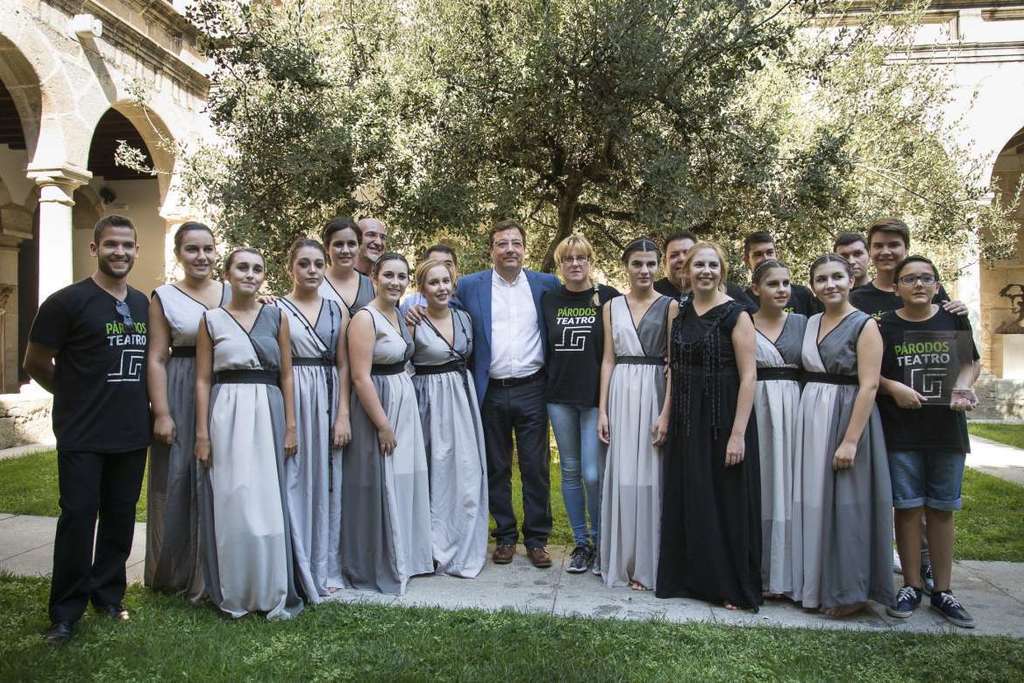 Vara recibió al grupo estudiantil de teatro grecolatino ‘Párodos Teatro’ de Talarrubias