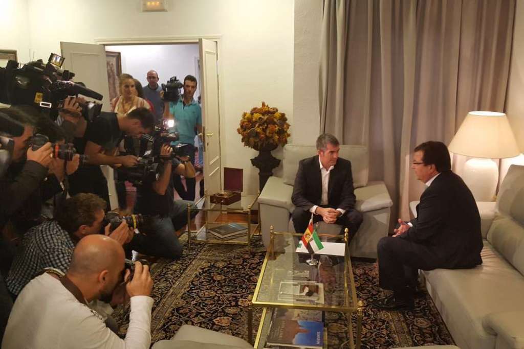 Fernández Vara insiste en la necesidad de convocar una reunión de presidentes autonómicos