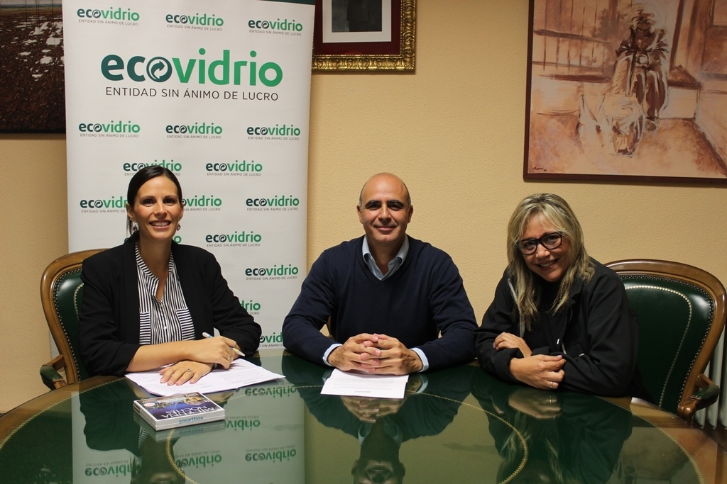 El Ayuntamiento de Zafra y Ecovidrio entregan los premios del reciclaje de la pasada FIG