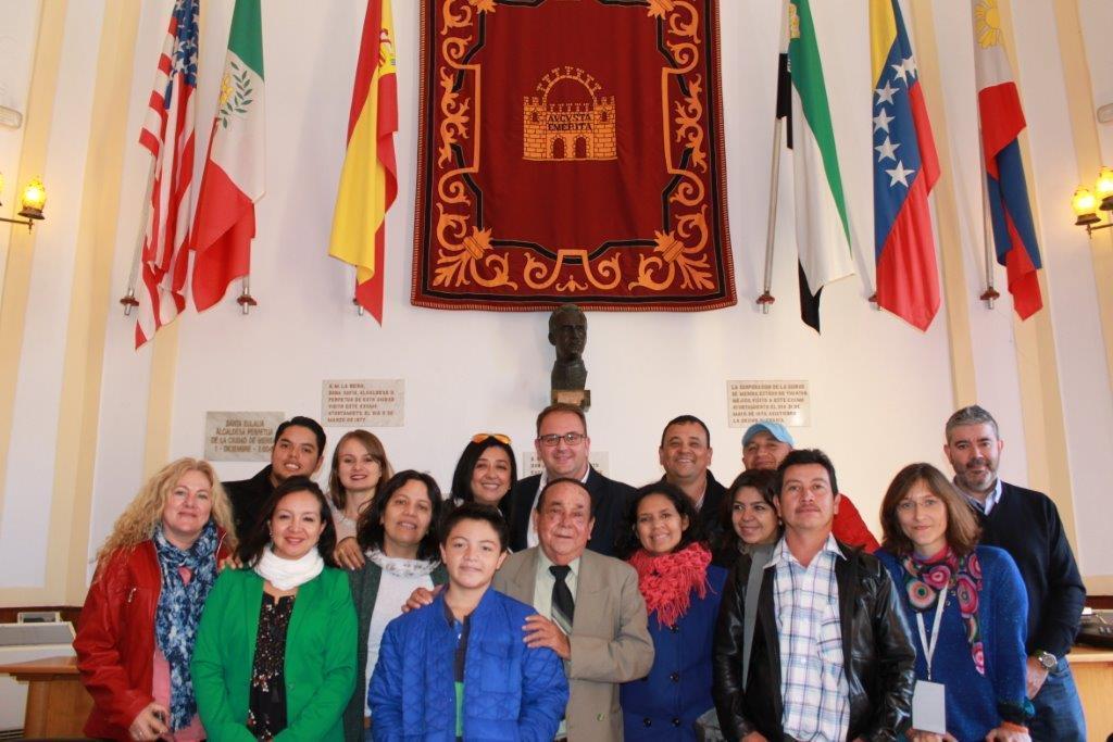 El alcalde recibe a miembros de la Unión Iberoamericana de Municipalistas