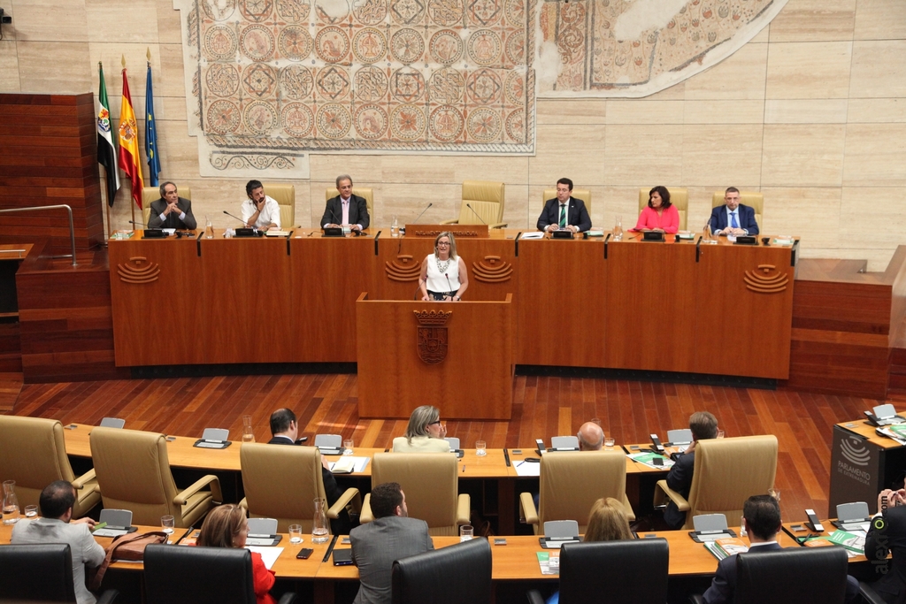 Constitución de la Asamblea de Extremadura para la IX Legislatura IMG_2060