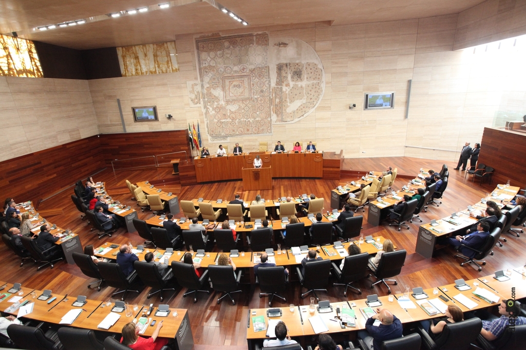 Constitución de la Asamblea de Extremadura para la IX Legislatura IMG_2064