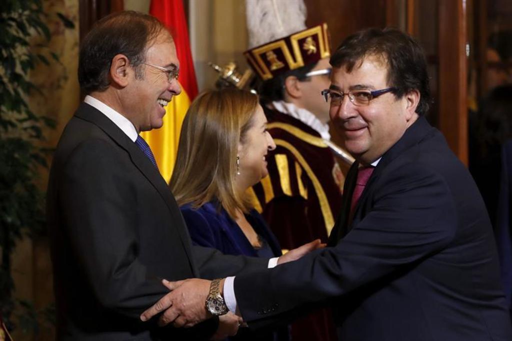 Fernández Vara aboga por una reforma de la Constitución