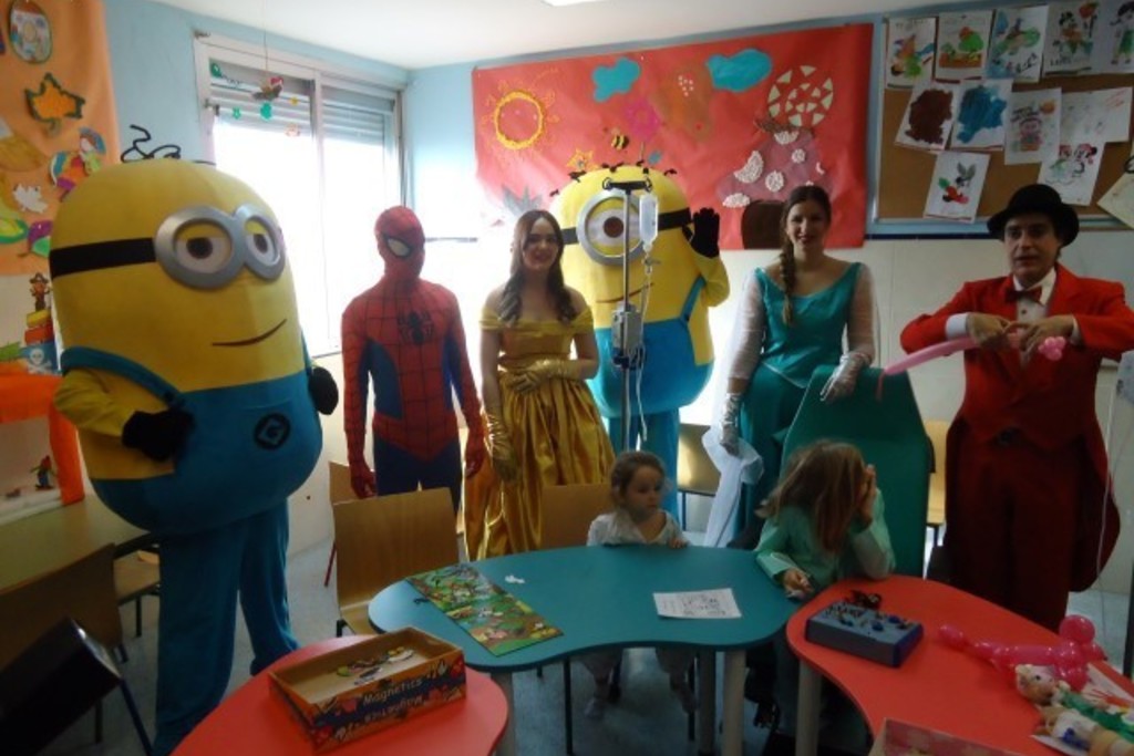 Iberocio lleva la alegría a los niños ingresados en el Hospital Materno Infantil de Badajoz