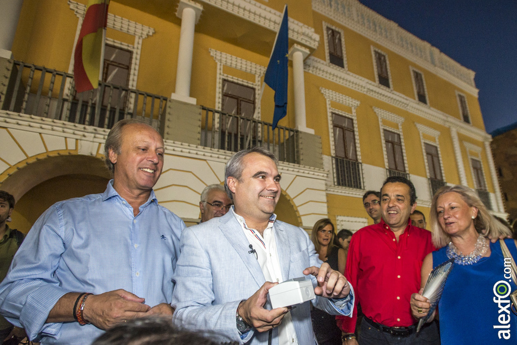 Inauguración - alumbrado de Feria de San Juan Badajoz 2015 Francisco  Javier Fragoso, alcalde de Badajoz inaugura la Feria de San Juan 2015