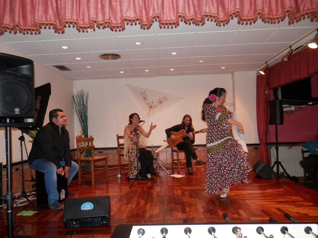 XXV Semana Cultural del Centro Extremeño de Mondragón Baile y cante flamenco