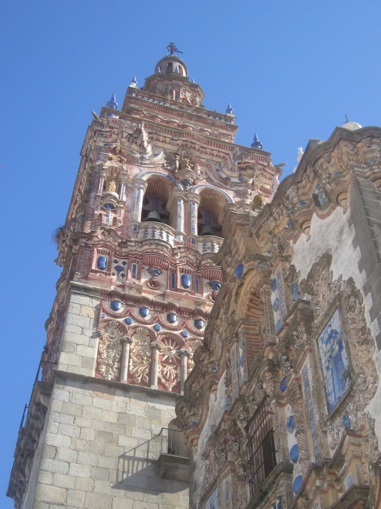 ¿Qué ver en Jerez de los Caballeros? Perspectiva de la fachada de San Bartolomé