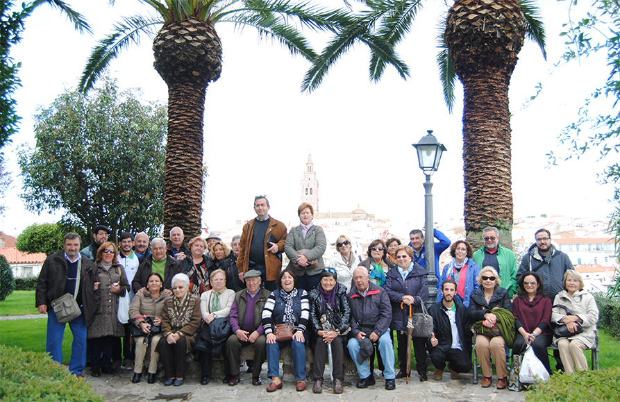 visitas guiadas en Jerez de los caballeros Grupo de Cádiz. Foto fin de la visita.