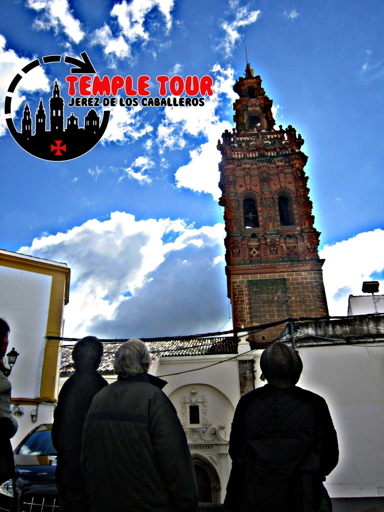 visitas guiadas en Jerez de los caballeros Admirando la Torre de San Miguel