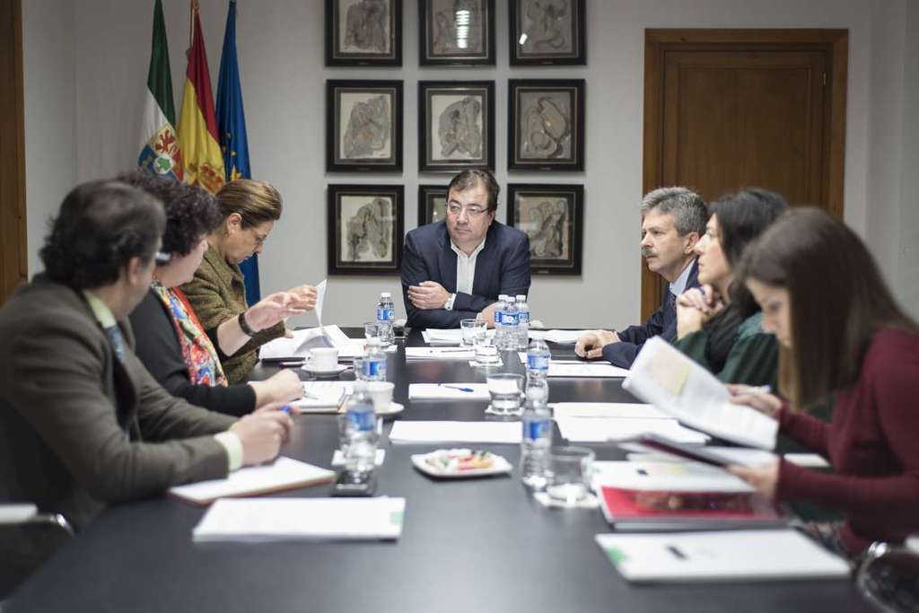 La Junta de Extremadura analizará la repercusión que sus decisiones puedan tener en el ámbito del empleo