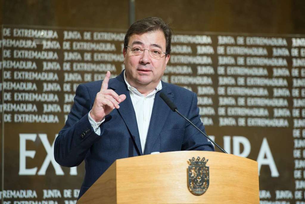 Fernández Vara destaca que Extremadura es más justa, más igualitaria y mejor pagadora que hace un año