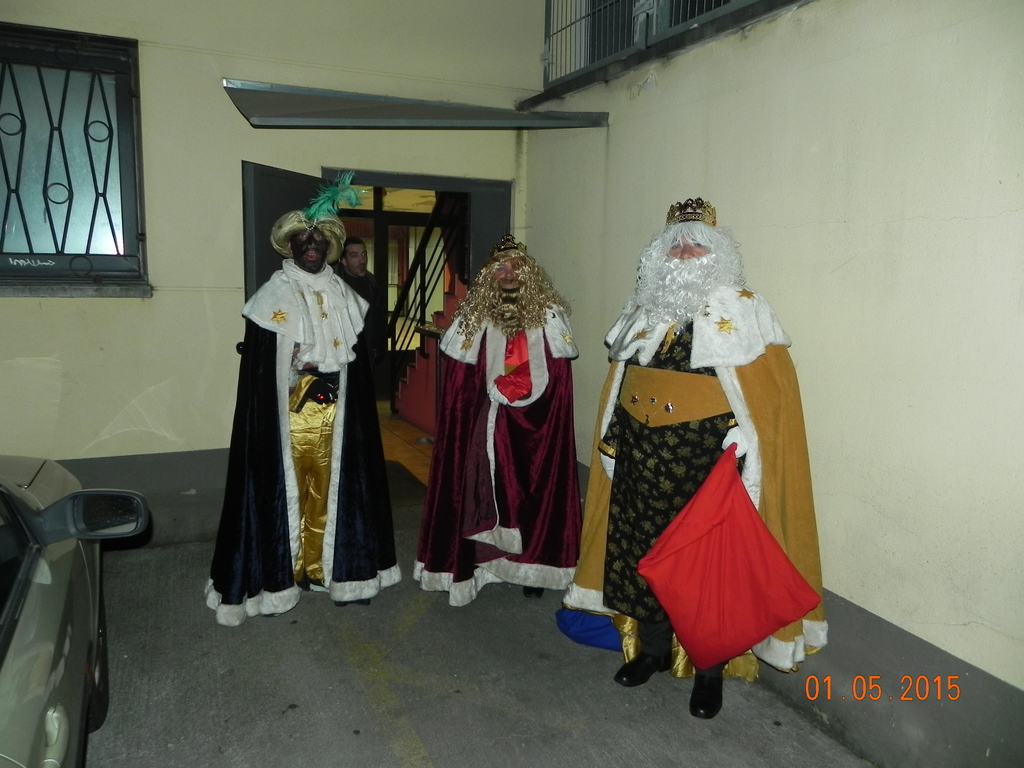!!!!! 5 de Enero, llegan los Reyes magos al Centro Extremeño de Mondragón!!!! 4