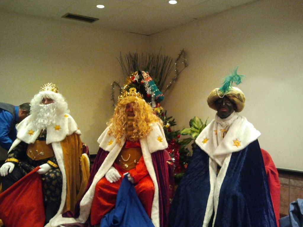 !!!!! 5 de Enero, llegan los Reyes magos al Centro Extremeño de Mondragón!!!! 6