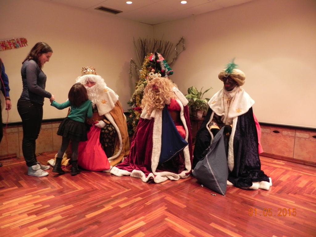 !!!!! 5 de Enero, llegan los Reyes magos al Centro Extremeño de Mondragón!!!! 8
