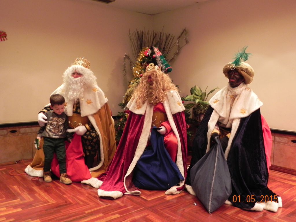 !!!!! 5 de Enero, llegan los Reyes magos al Centro Extremeño de Mondragón!!!! 9