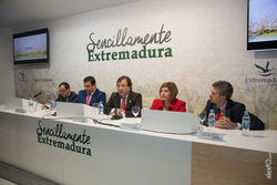 Firma del convenio con Guadalupe - Fitur 2016 1