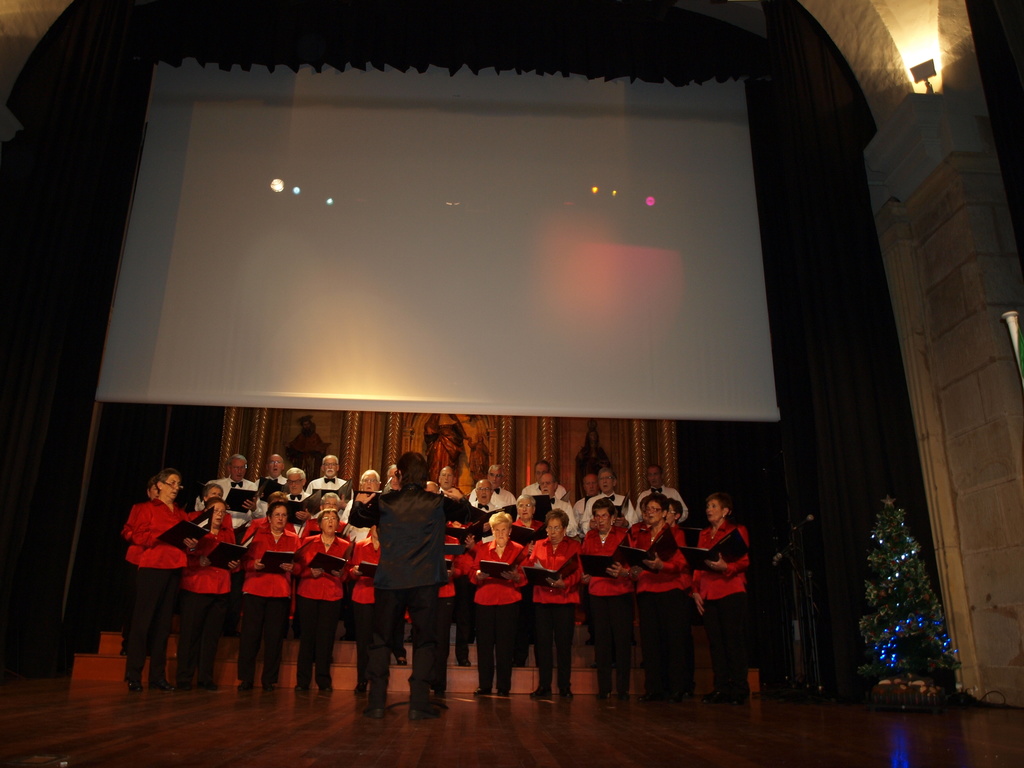 XXIII FESITIVAL DE VILLANCICOS Y DANZAS EXTREMEÑAS (29/11/2014, Oñati, Gipuzkoa) PB294115