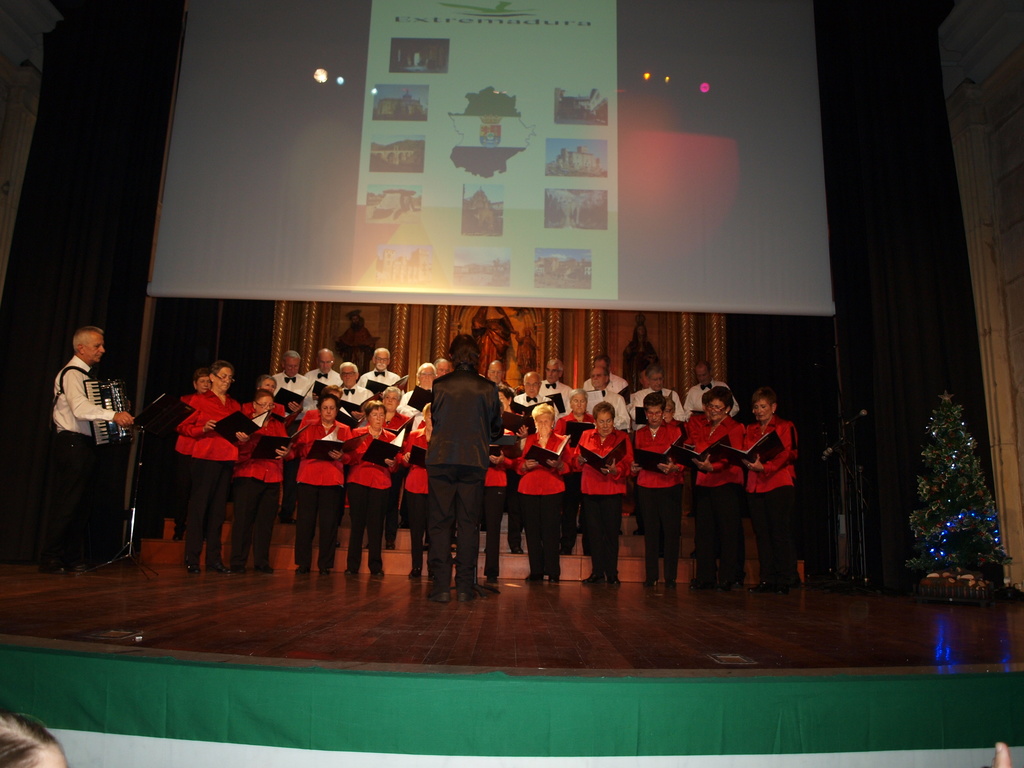 XXIII FESITIVAL DE VILLANCICOS Y DANZAS EXTREMEÑAS (29/11/2014, Oñati, Gipuzkoa) PB294122