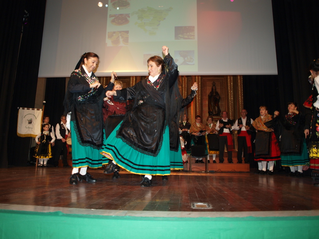 XXIII FESITIVAL DE VILLANCICOS Y DANZAS EXTREMEÑAS (29/11/2014, Oñati, Gipuzkoa) PB294137