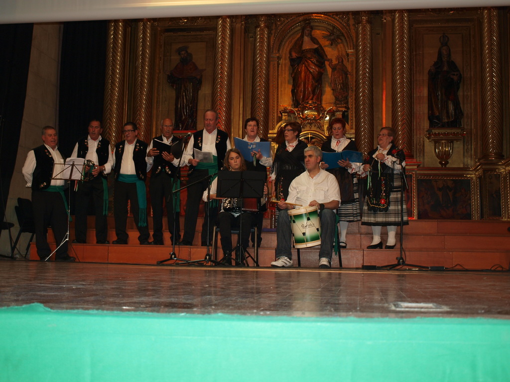 XXIII FESITIVAL DE VILLANCICOS Y DANZAS EXTREMEÑAS (29/11/2014, Oñati, Gipuzkoa) PB294157
