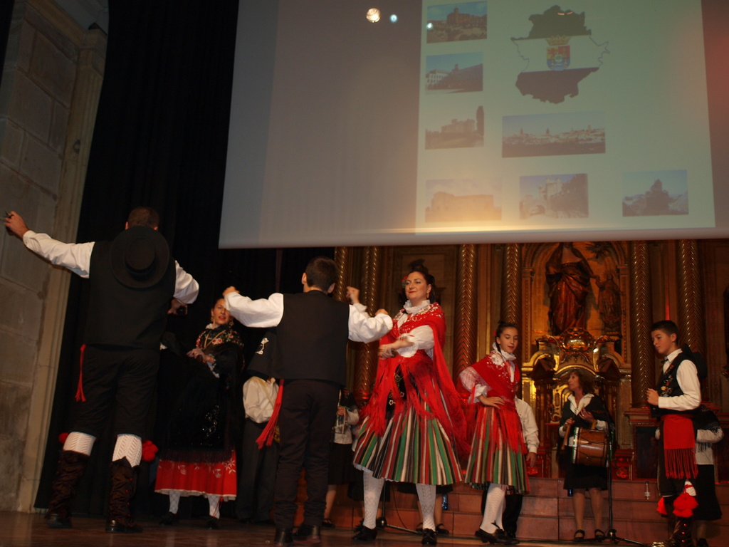 XXIII FESITIVAL DE VILLANCICOS Y DANZAS EXTREMEÑAS (29/11/2014, Oñati, Gipuzkoa) PB294196