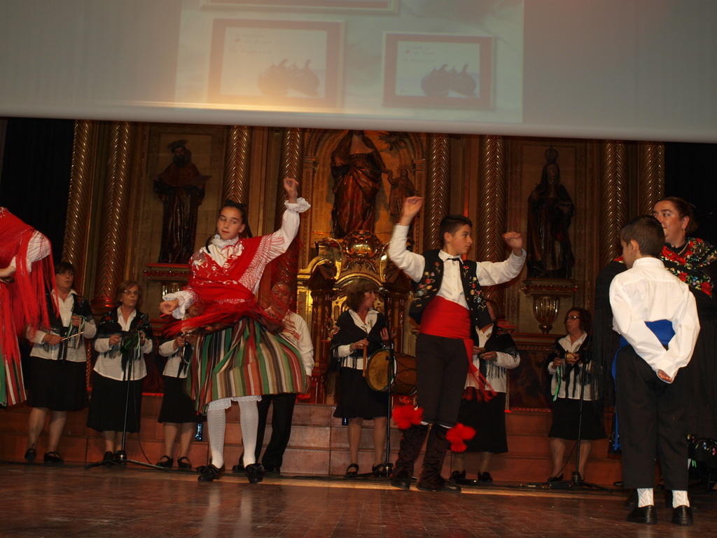 XXIII FESITIVAL DE VILLANCICOS Y DANZAS EXTREMEÑAS (29/11/2014, Oñati, Gipuzkoa) PB294198