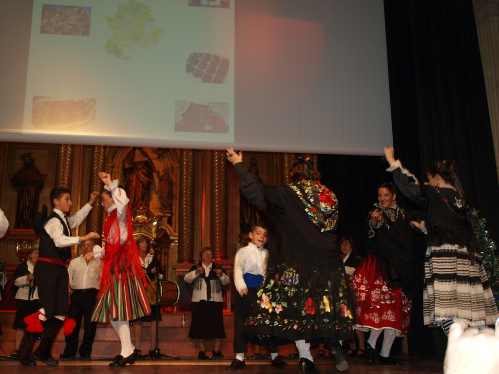 XXIII FESITIVAL DE VILLANCICOS Y DANZAS EXTREMEÑAS (29/11/2014, Oñati, Gipuzkoa) PB294205