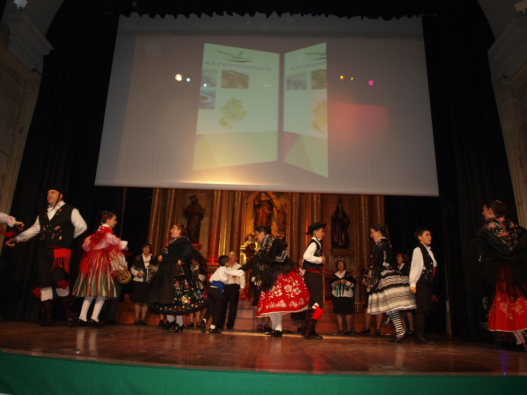 XXIII FESITIVAL DE VILLANCICOS Y DANZAS EXTREMEÑAS (29/11/2014, Oñati, Gipuzkoa) PB294212