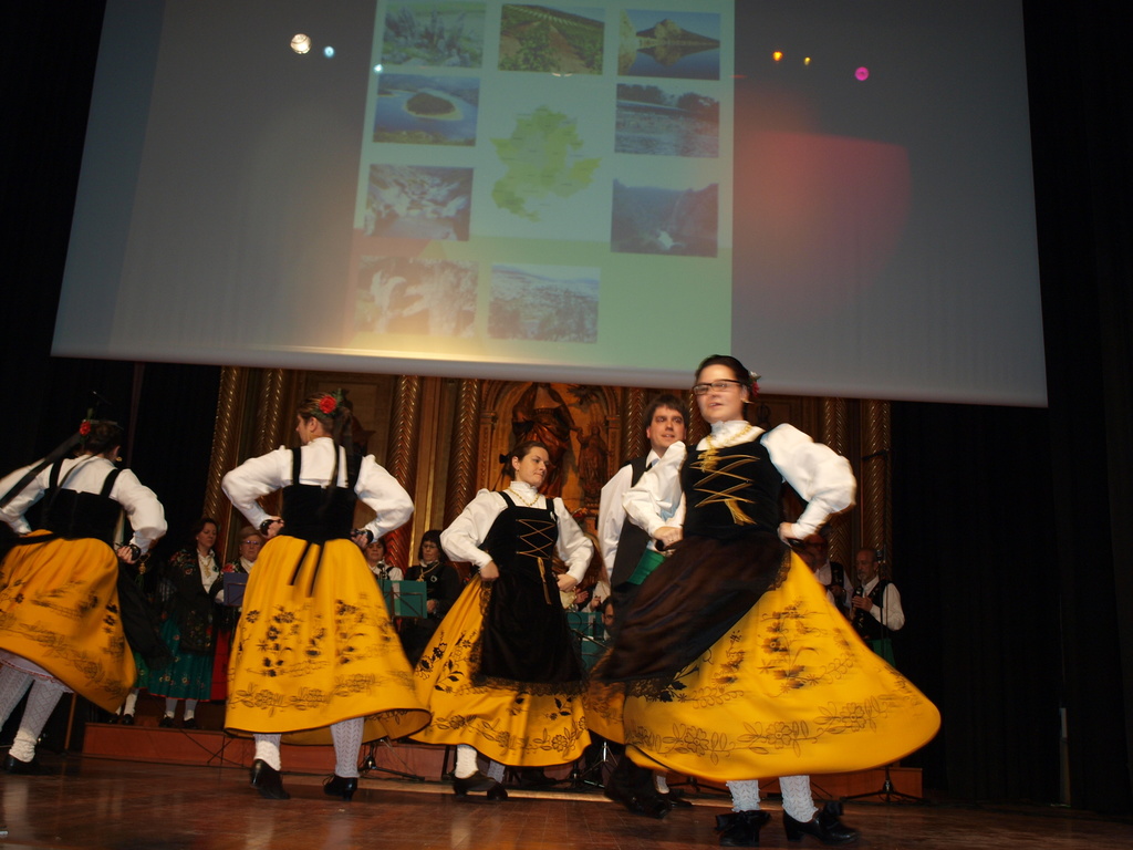 XXIII FESITIVAL DE VILLANCICOS Y DANZAS EXTREMEÑAS (29/11/2014, Oñati, Gipuzkoa) PB294219