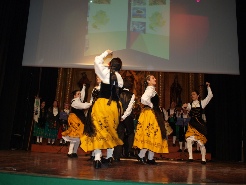 XXIII FESITIVAL DE VILLANCICOS Y DANZAS EXTREMEÑAS (29/11/2014, Oñati, Gipuzkoa) PB294220