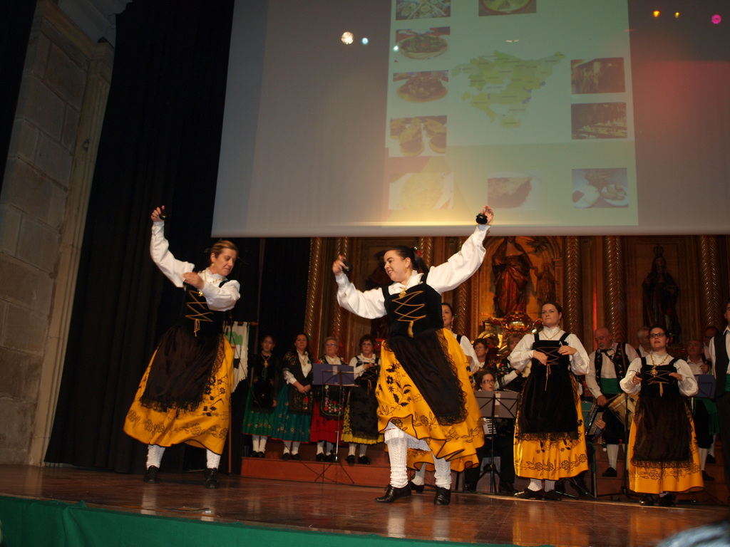 XXIII FESITIVAL DE VILLANCICOS Y DANZAS EXTREMEÑAS (29/11/2014, Oñati, Gipuzkoa) PB294228