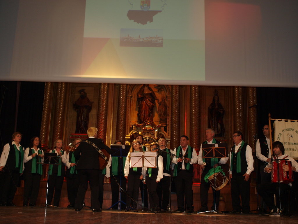 XXIII FESITIVAL DE VILLANCICOS Y DANZAS EXTREMEÑAS (29/11/2014, Oñati, Gipuzkoa) PB294236