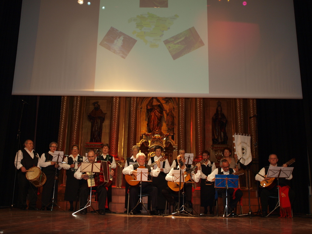 XXIII FESITIVAL DE VILLANCICOS Y DANZAS EXTREMEÑAS (29/11/2014, Oñati, Gipuzkoa) PB294240