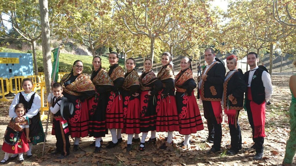Grupo de coros y danzas "Tierra Extremeña" de la Unión Extremeña de Terrassa IMG-20140921-WA0019