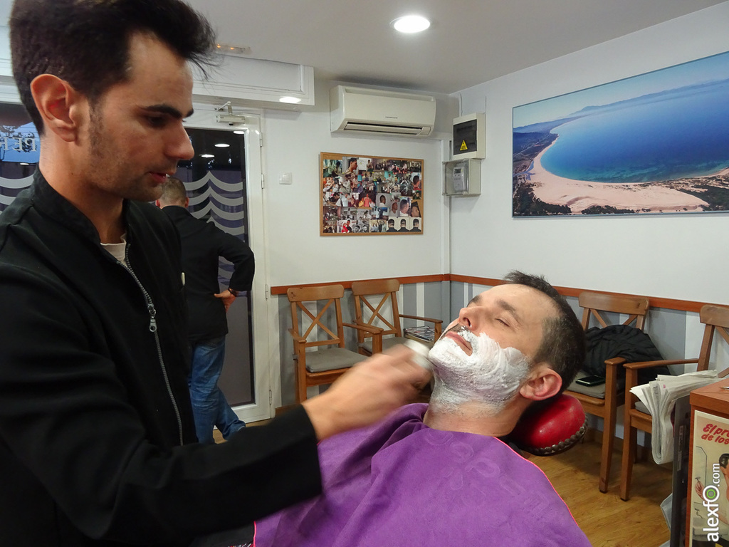 Afeitado en La Barbería de Sant Boi de Llobregat 21112014-DSC08201