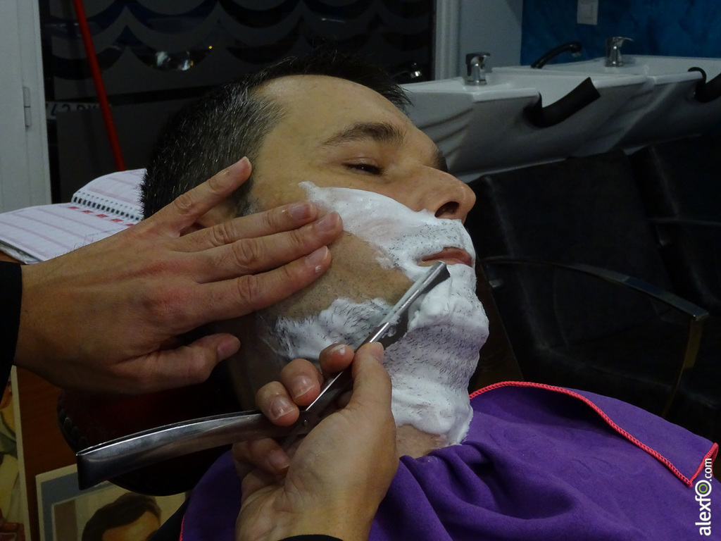 Afeitado en La Barbería de Sant Boi de Llobregat 21112014-DSC08208