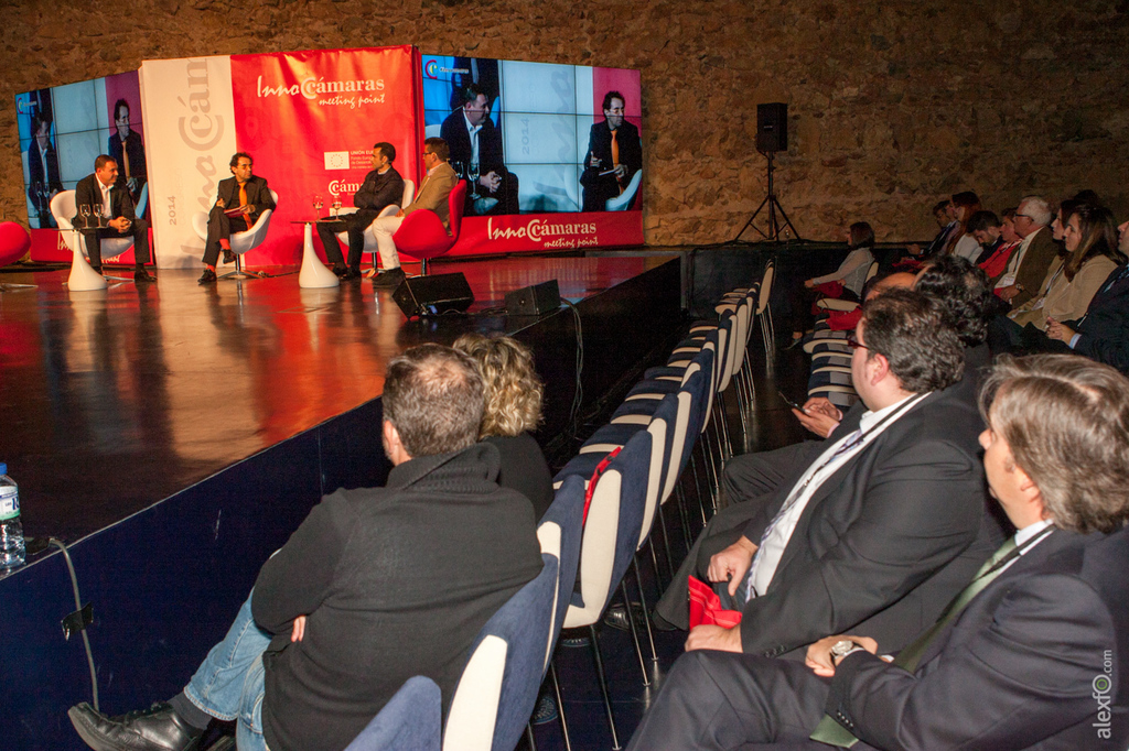 Casos de éxito en empresas innovadoras - Congreso InnoCámaras Meeting Point 2014 Extremadura _44X0578