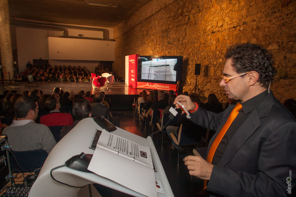 Keynote: El poder del cambio - Congreso InnoCámaras Meeting Point 2014 Extremadura _44X0510