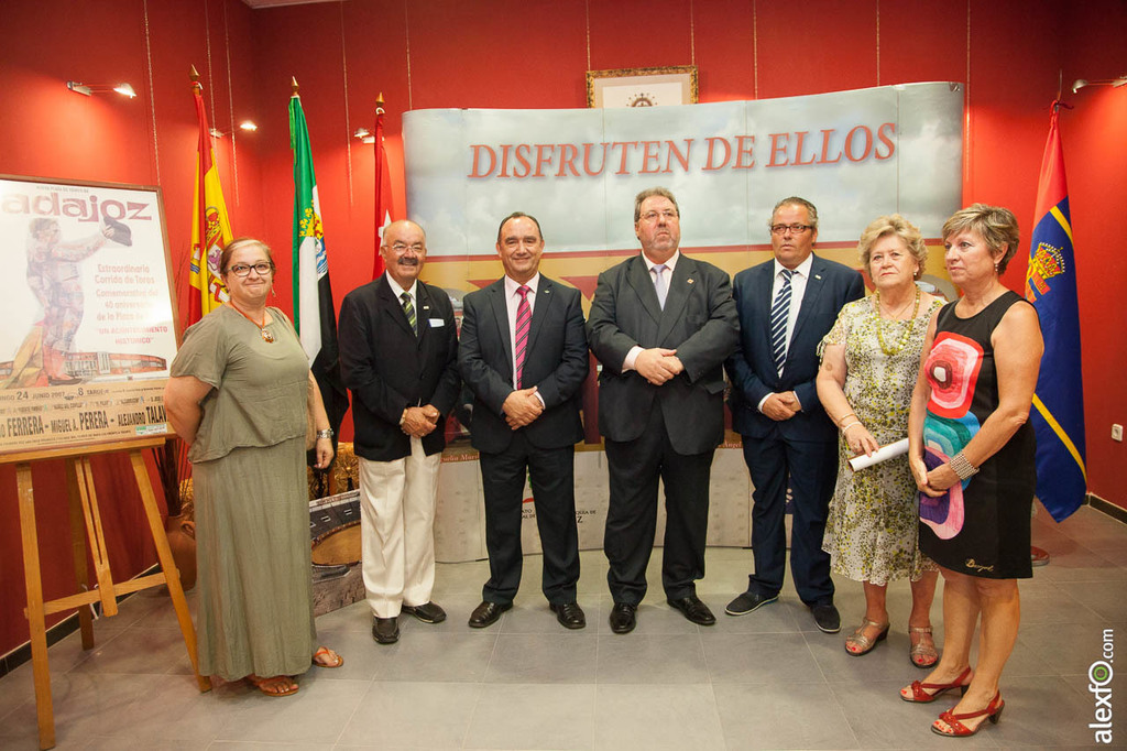 Visita Diputación Badajoz a Hogar Extremeño de Móstoles e inauguración exposición tauromaquia 06092014-IMG_2210