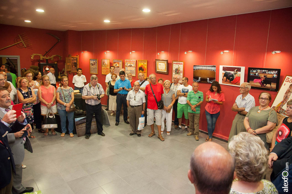Visita Diputación Badajoz a Hogar Extremeño de Móstoles e inauguración exposición tauromaquia 06092014-IMG_2217