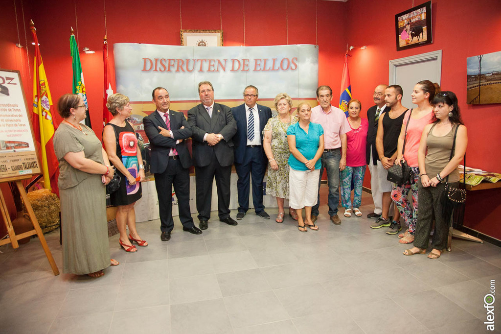 Visita Diputación Badajoz a Hogar Extremeño de Móstoles e inauguración exposición tauromaquia 06092014-IMG_2222