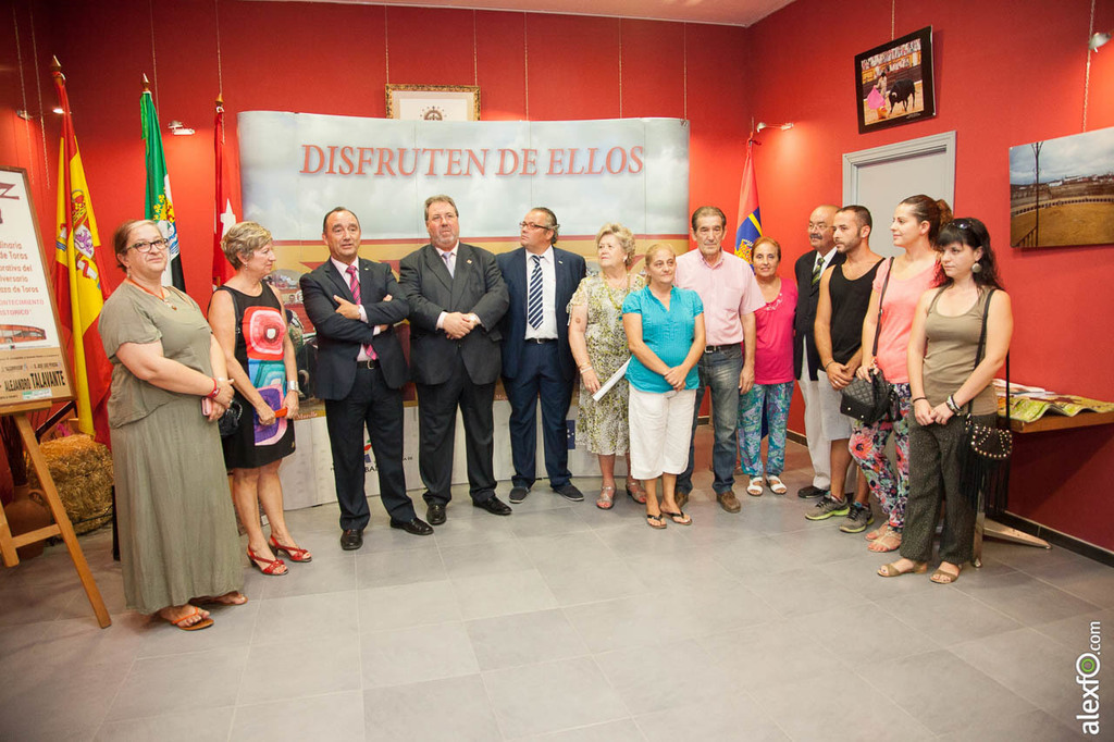 Visita Diputación Badajoz a Hogar Extremeño de Móstoles e inauguración exposición tauromaquia 06092014-IMG_2223