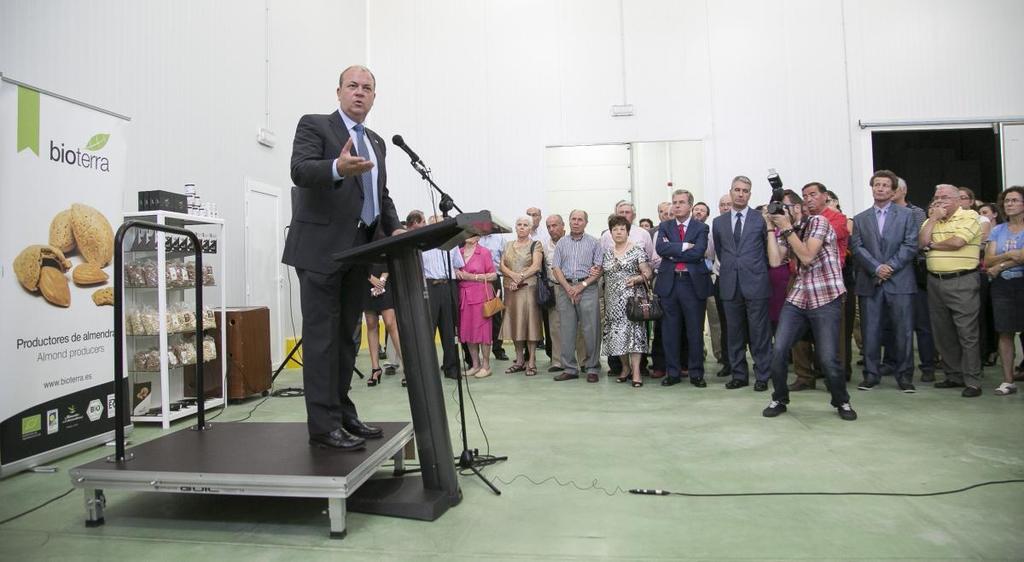 Gobex Visita a Corte de Peleas El presidente del Gobierno de Extremadura, José Antonio Monago, inaugura  las nuevas Instalaciones de Bioterra Pasat-Profuse en 