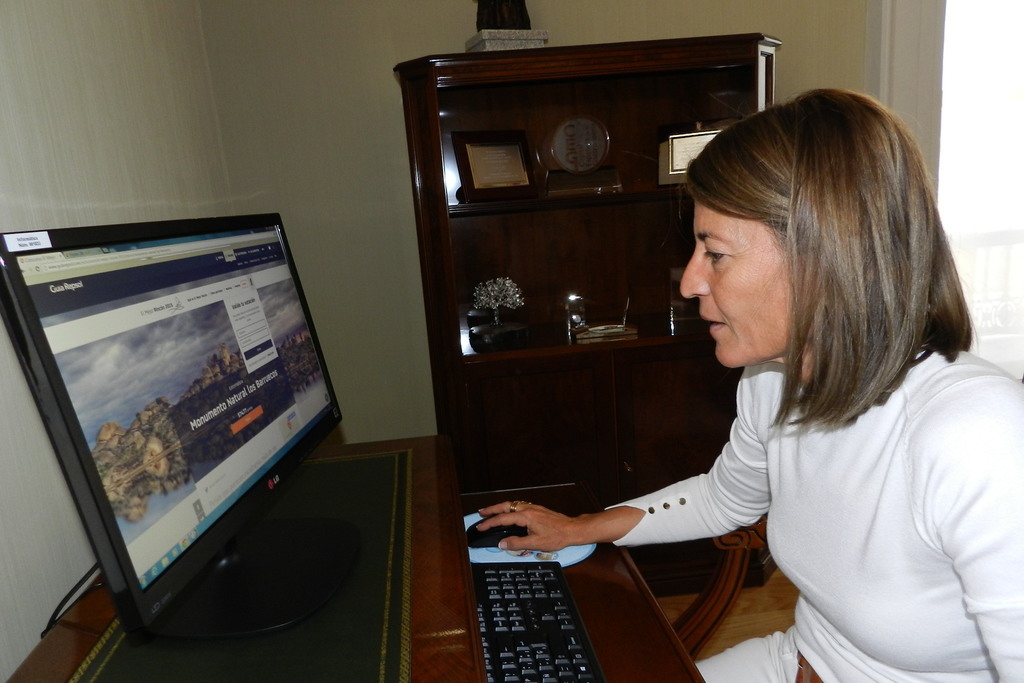 La alcaldesa de Cáceres muestra su apoyo a los Barruecos como mejor rincón de España